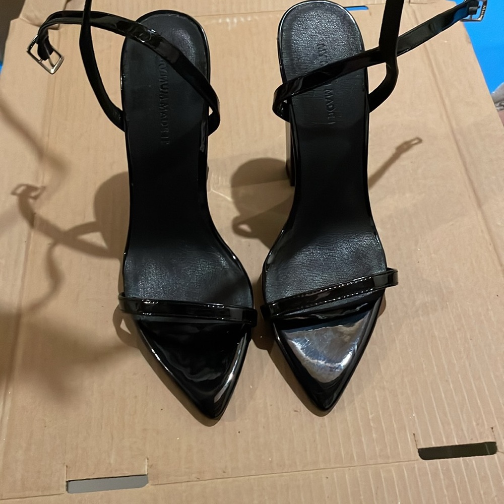 Black Wrap-around Shin Heel